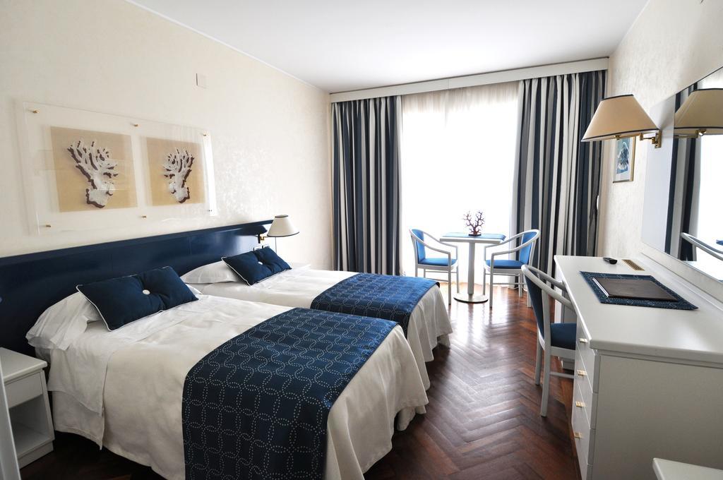 Splendid Hotel La Torre Mondello Εξωτερικό φωτογραφία