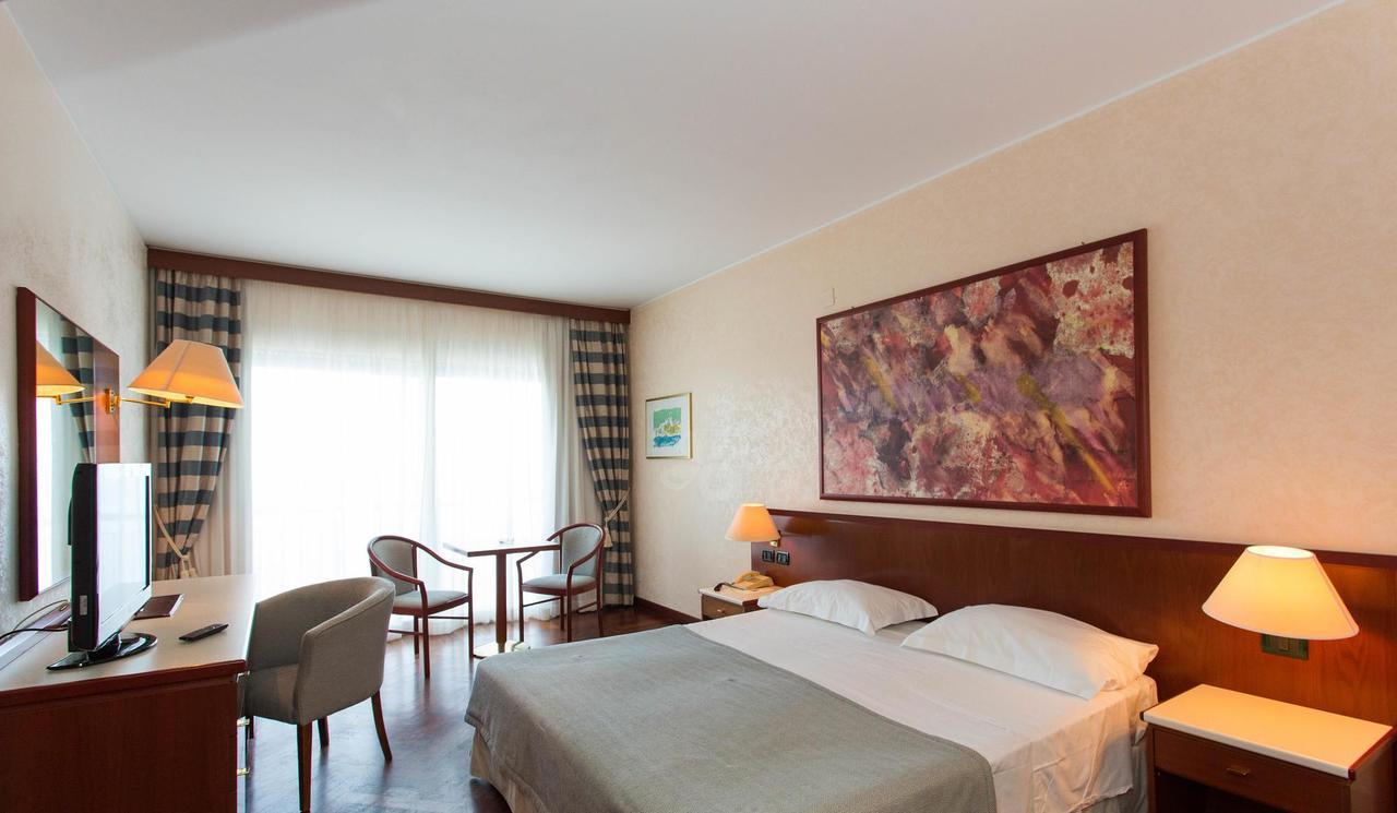 Splendid Hotel La Torre Mondello Εξωτερικό φωτογραφία